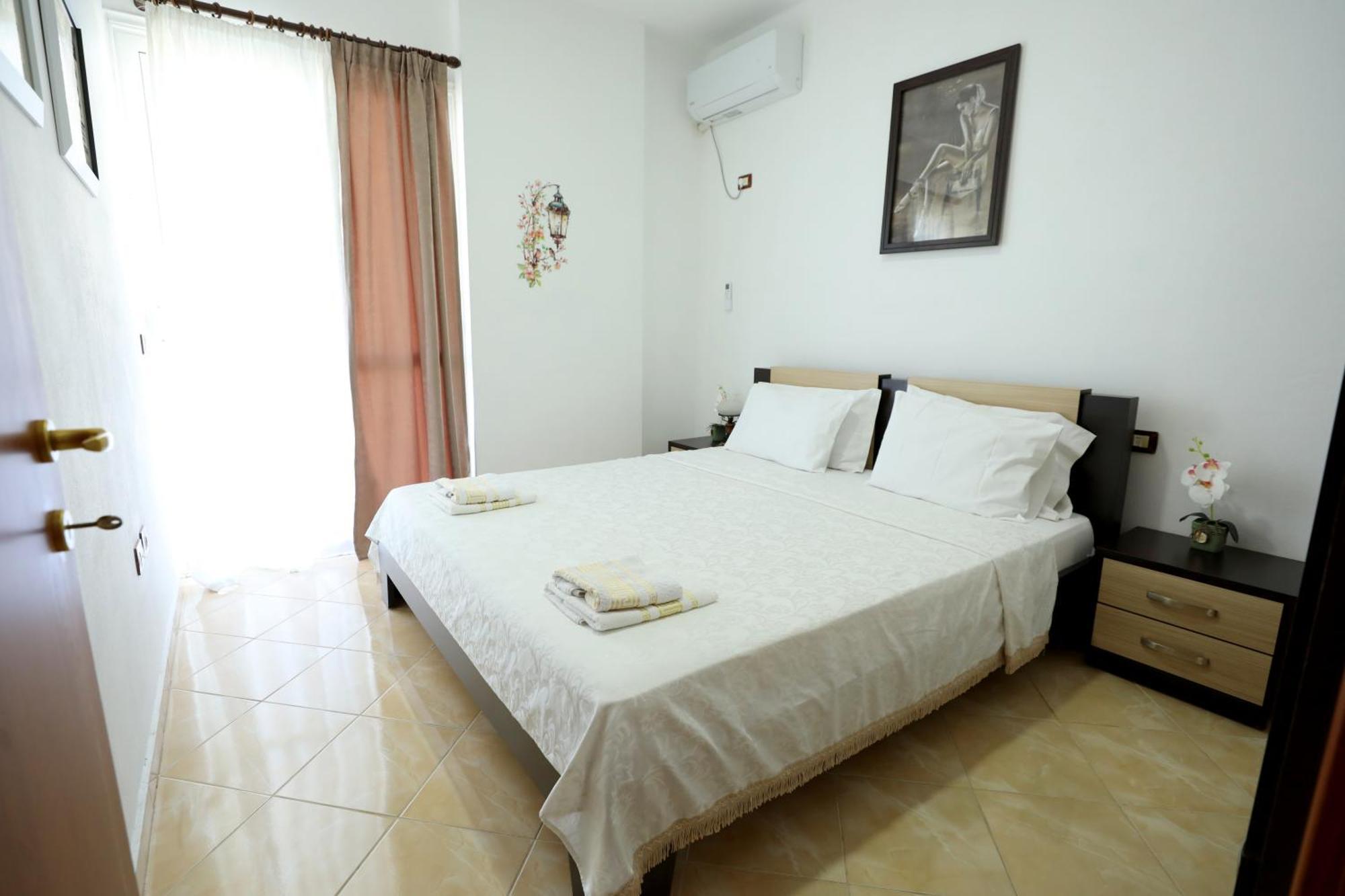 Blue Bay Apartments Sarandë Eksteriør billede