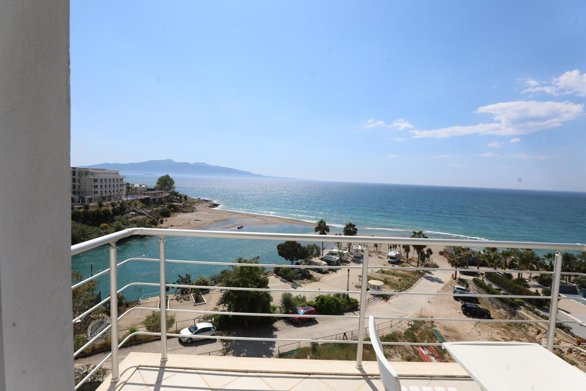 Blue Bay Apartments Sarandë Eksteriør billede
