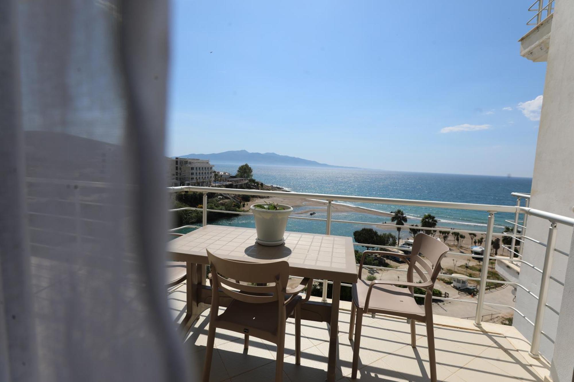 Blue Bay Apartments Sarandë Eksteriør billede