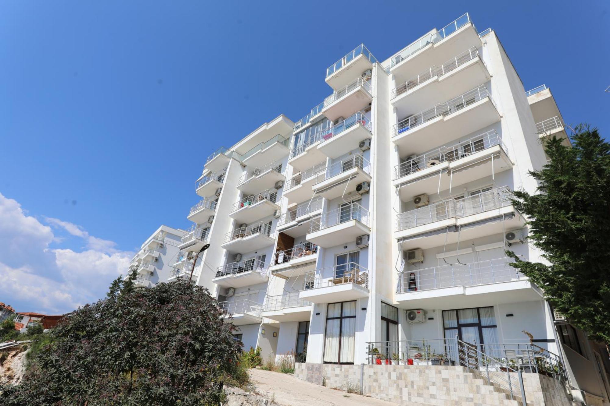 Blue Bay Apartments Sarandë Eksteriør billede
