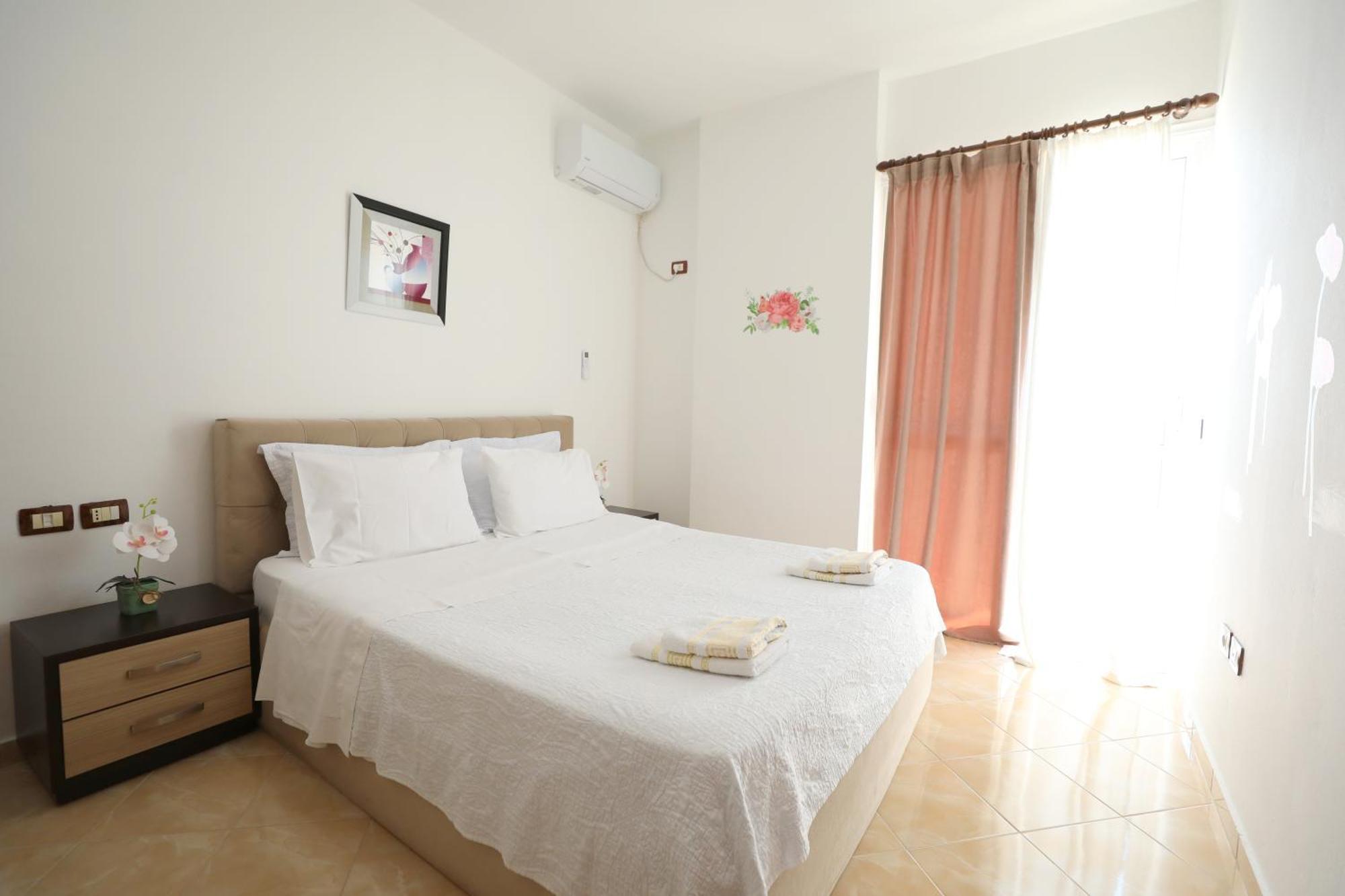Blue Bay Apartments Sarandë Eksteriør billede