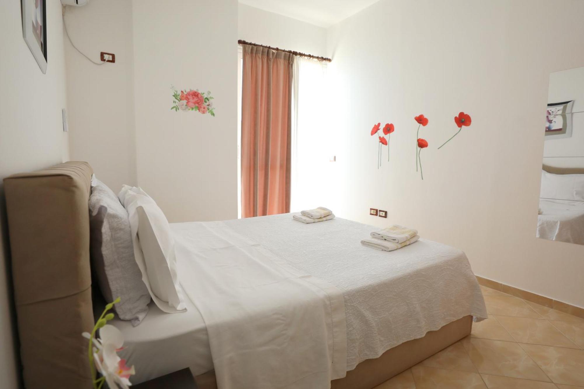 Blue Bay Apartments Sarandë Eksteriør billede